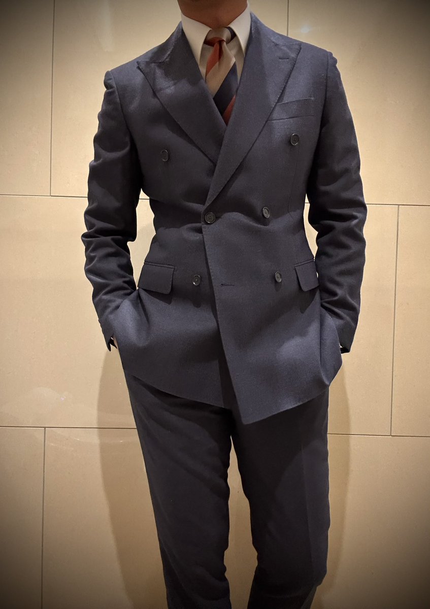 いつかのスーツ。

起きた🙃
昨日スーツ載せてなかったから個人的に好きなダブル載せとく🙃