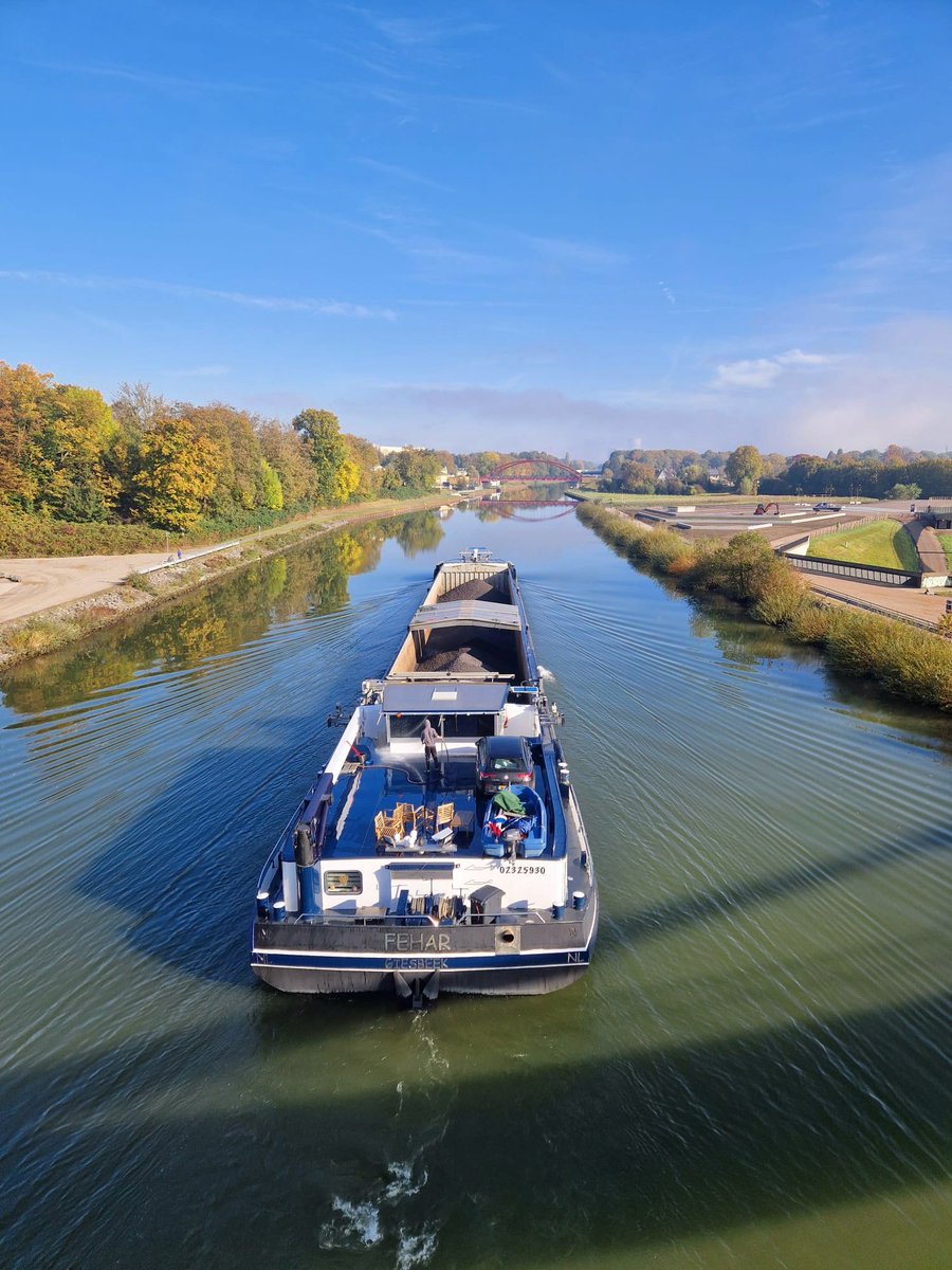FreetimeAdventu's tweet photo. Sprung über die Emscher
Castrop-Rauxel 
----------------------------
#emscher #Kanal #castrop #rauxel #henrichenburg #habinghorst #Natur #Herbst #Brücke #freetimeadventure #Schiffe #Wasser #photooftheday #Photographie #viral #photoghraphy #castroprauxel https://t.co/XGsmSzvjuI