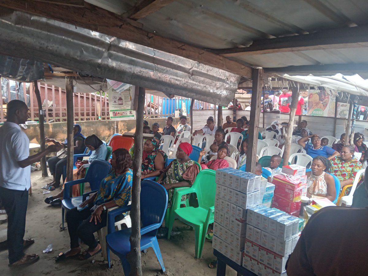 Tillit_MSME's tweet photo. Empowering Patent and Proprietary Medicines Vendors in Ajah, Lagos state! Our Paycient Finance by Tillit team shared essential tips on responsible borrowing:
- Evaluate financial needs
- Build a strong financial foundation
- Weigh loan terms
Foster sustainable growth. https://t.co/5R4PHx8Lro