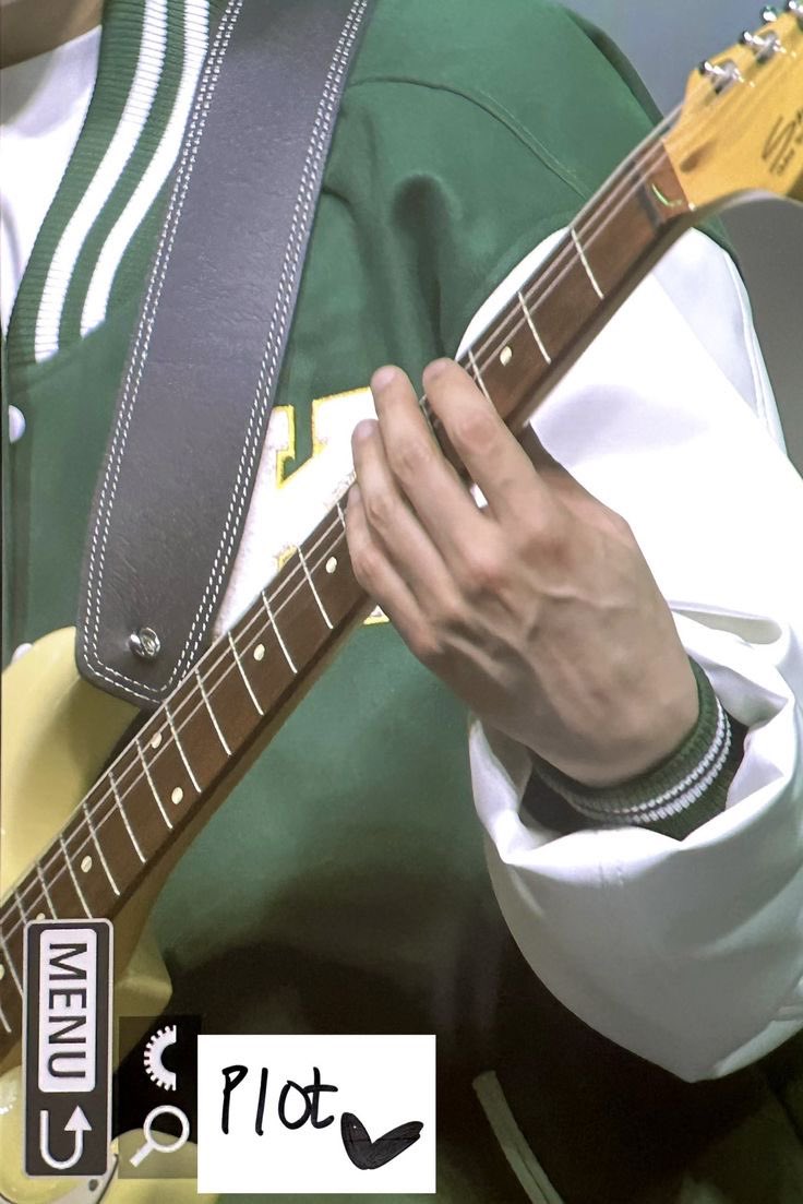 아 난 진짜 박성진 손만 보면 막 두근대고 심란하고 싱숭생숭에 멍해지고 얼굴빨개짐