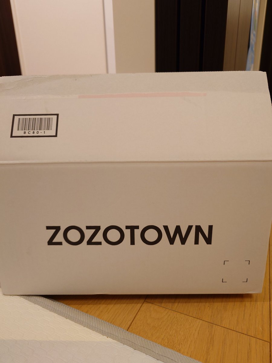 zonotaicho's tweet photo. ZOZOで白箱が届いたのでポスト！
#ZOZOWEEK箱CP https://t.co/84nQXP78wE