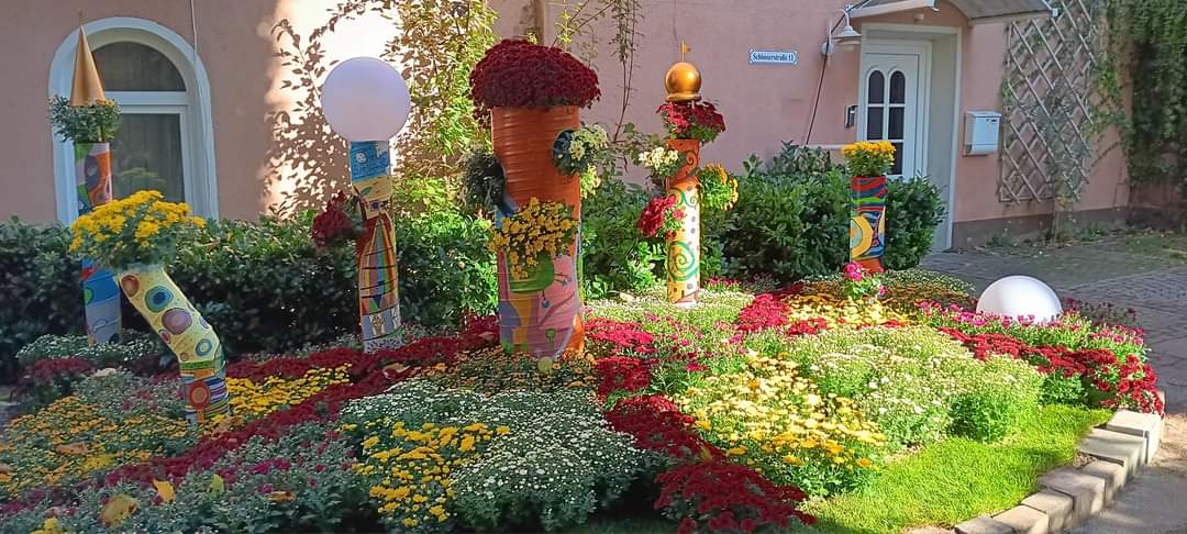 LuytenCarina's tweet image. Toch prachtig hoe ze in het Zwarte Woud de chrysanten een mooie plaats geven...😍
#Lahr