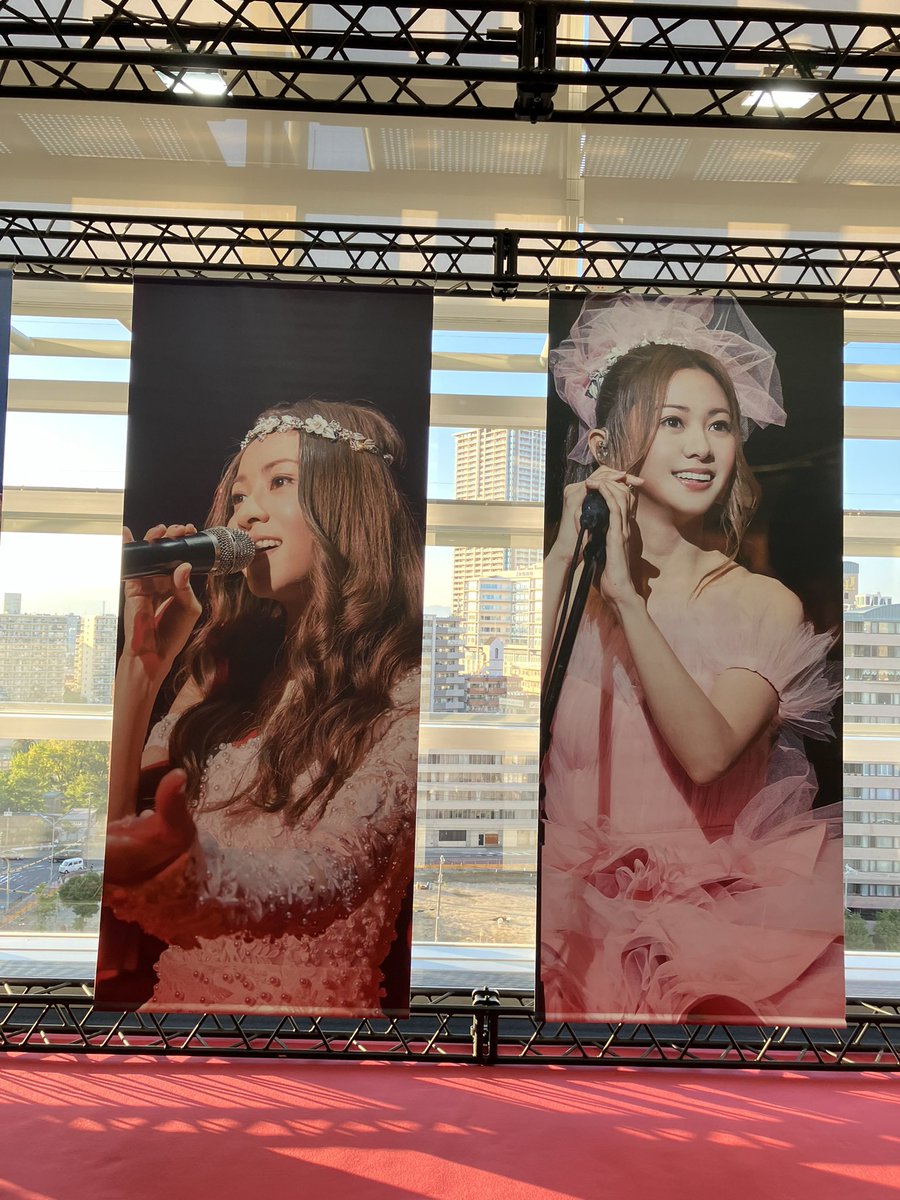 2011Sacchi's tweet photo. グランキューブ大阪での倉木麻衣さんの25th Anniversary Live✨✨Be Alright!
夢のような、最高の至福の時間を、
たくさんの愛をありがとうございました🫶💐🤍😊👏
#倉木麻衣
#MaiKuraki
#MK25
#Bealrigt https://t.co/G3XmXlwUGu
