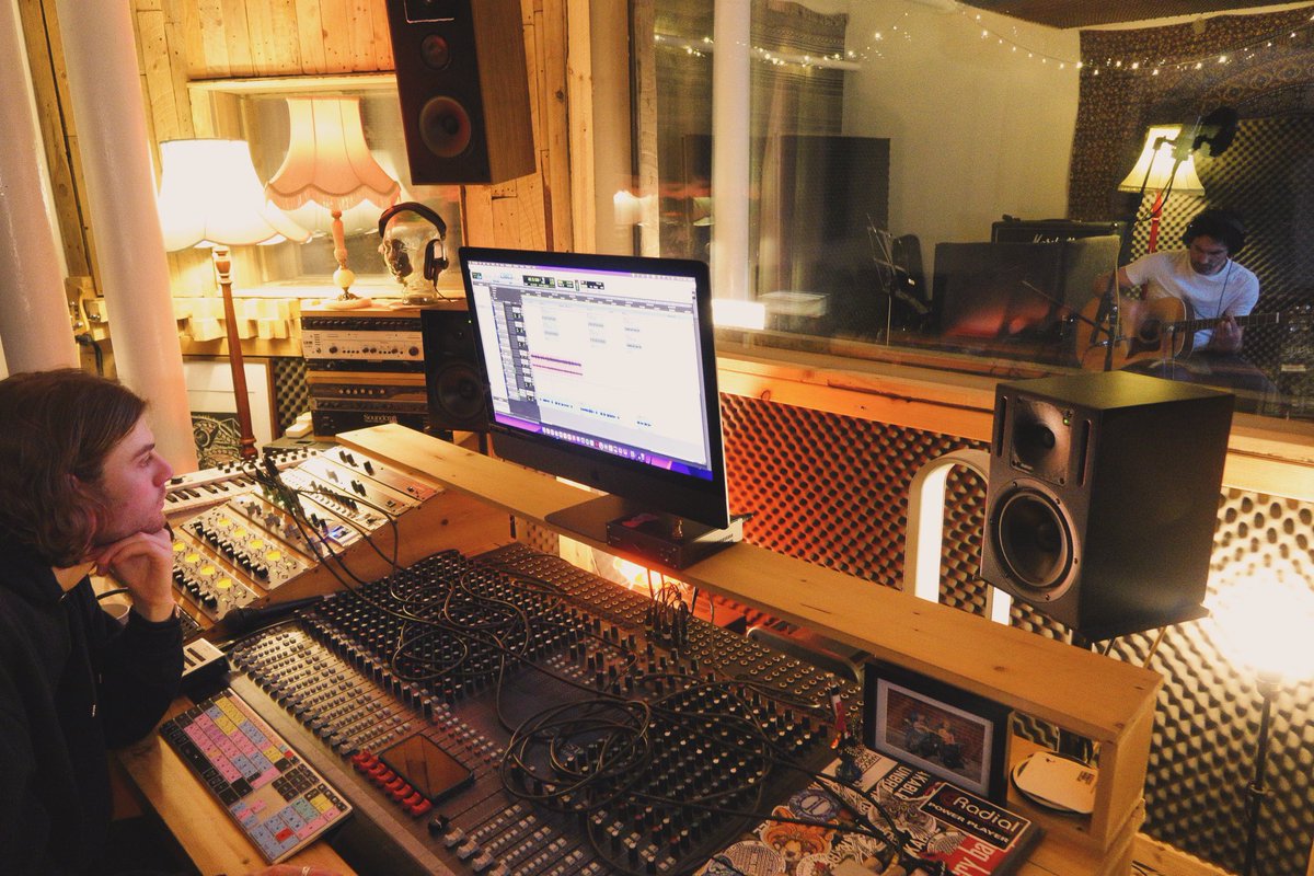 @_jacobsaunders engineering the acoustic guitar for the Zenderz last week
.
whitebearstudios.co.uk
.
#recordingstudiomanchester
#musicproduction #musicproducer 
#manchesterrecordingstudio 
#mixingengineer #mixingdesk #controlroom
