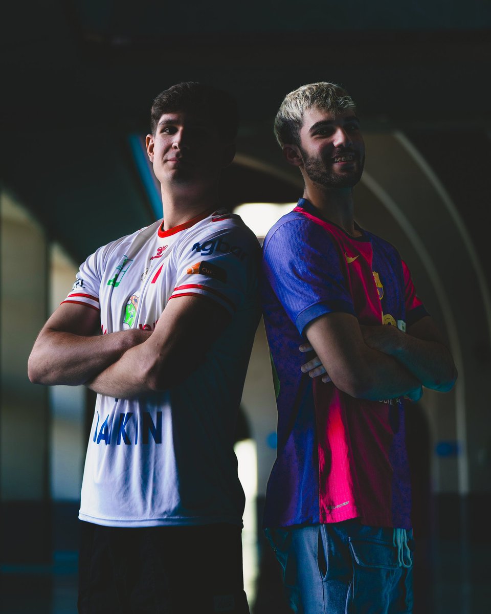 🧙🏼‍♂️🪄 Cara a cara de dos alumnos aventajados de la 𝐄𝐬𝐜𝐮𝐞𝐥𝐚 𝐝𝐞 𝐭𝐚𝐥𝐞𝐧𝐭𝐨 de la #LigaPlenitude ✨

<a href="/victoorromero_/">Victor Romero</a> ⚪️🔵 <a href="/BMGranollers/">BM Granollers</a> 
<a href="/PetarCikusa/">Petar Cikusa</a> 🔵🔴 <a href="/FCBhandbol/">Barça Handbol</a> 

📋 ¿Quién crees que sacará mejor nota en el examen del 𝐆𝐑𝐀𝐍 𝐃𝐄𝐑𝐁𝐈?😎

📸 <a href="/gonzaloromero__/">Gonzalo Romero</a>