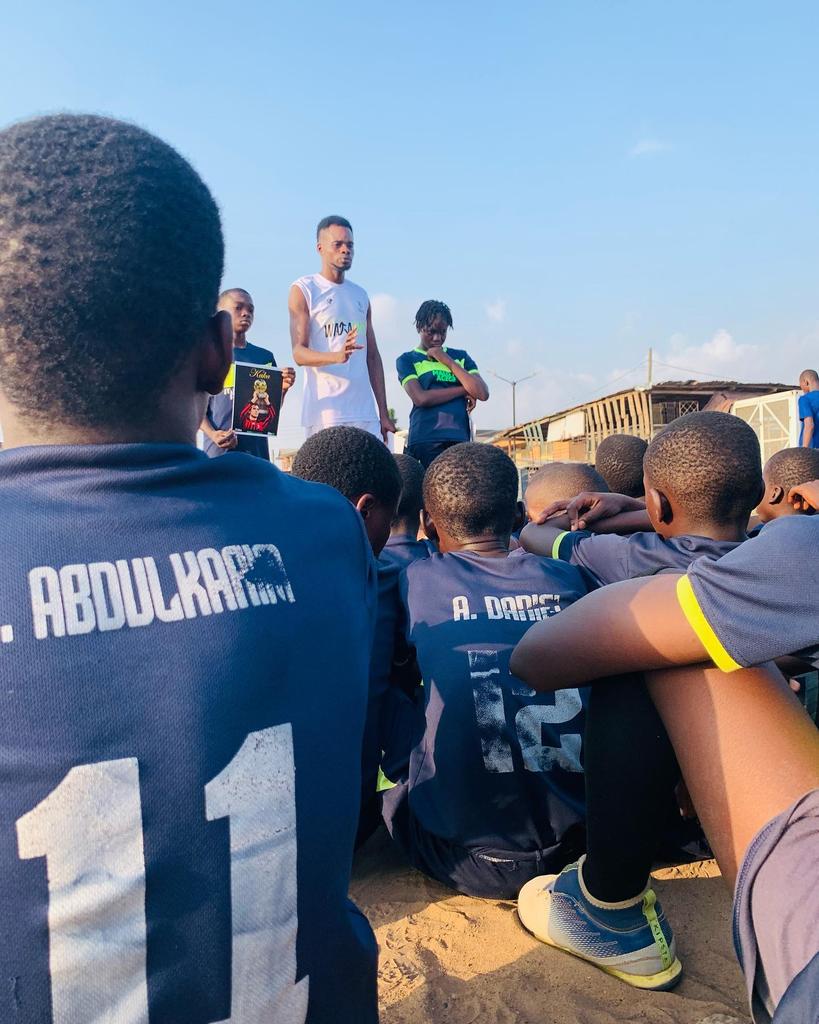 angelthesalt's tweet photo. Visit 🔟 to MALO FA, AGEGE done!
We played
We prayed
And read because we are to lead!
#WakapassTour #ProjectWakapass #WakapassChampionsCup #Football
#FootballAndEducation #SDGoals #charity #grassrootsfootballoutreach #Vision2032 #fifa #fifafoundation #AngelSaltFoundation https://t.co/2hicYIIy8B