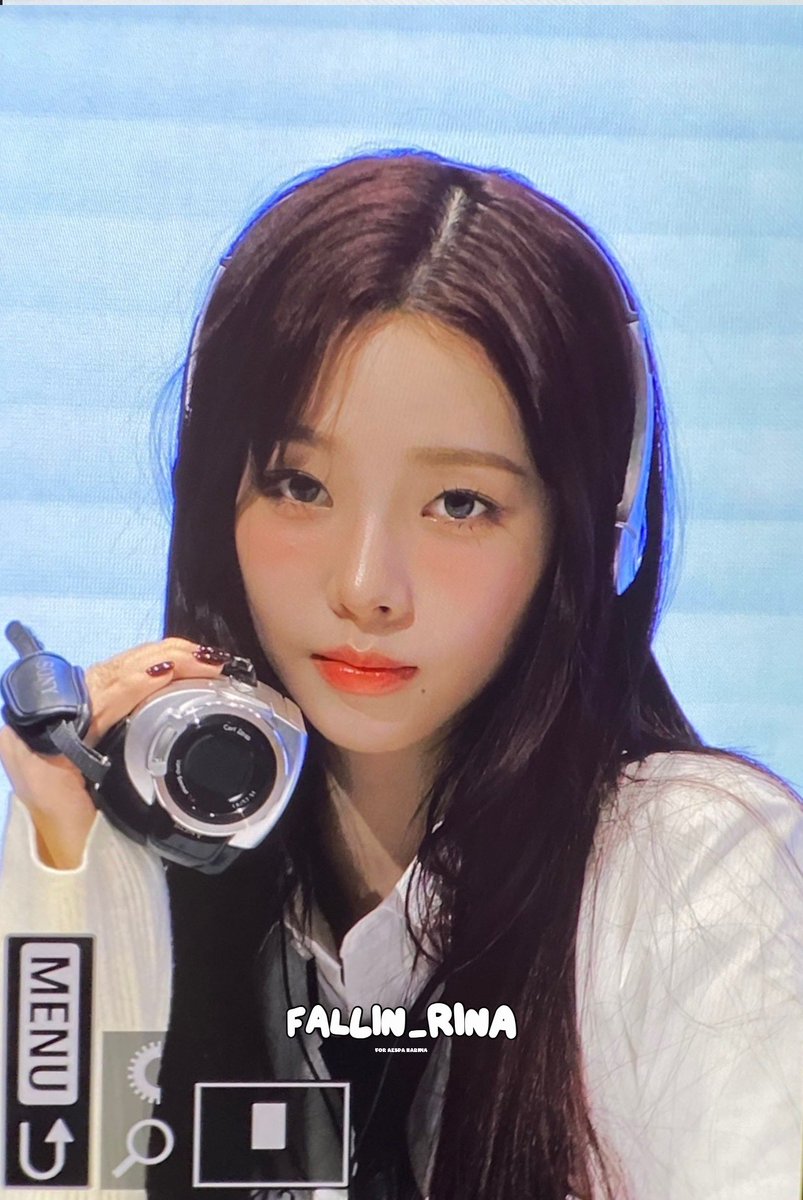 fallin_rina's tweet photo. 241103 에버라인

🩵🎧📹

#에스파 #aespa
#카리나 #KARINA #エスパ https://t.co/8wmjQ1kS5h