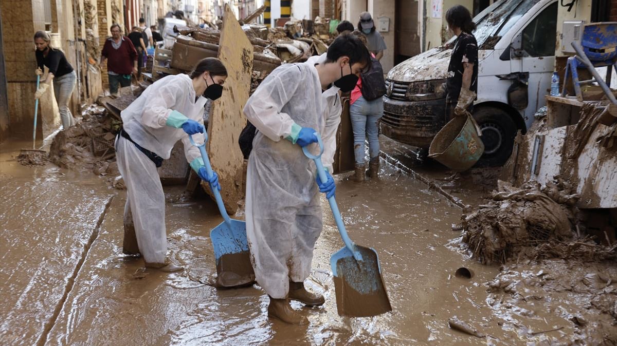 diazvillanueva's tweet image. Pues nada, aquí, teletrabajando.