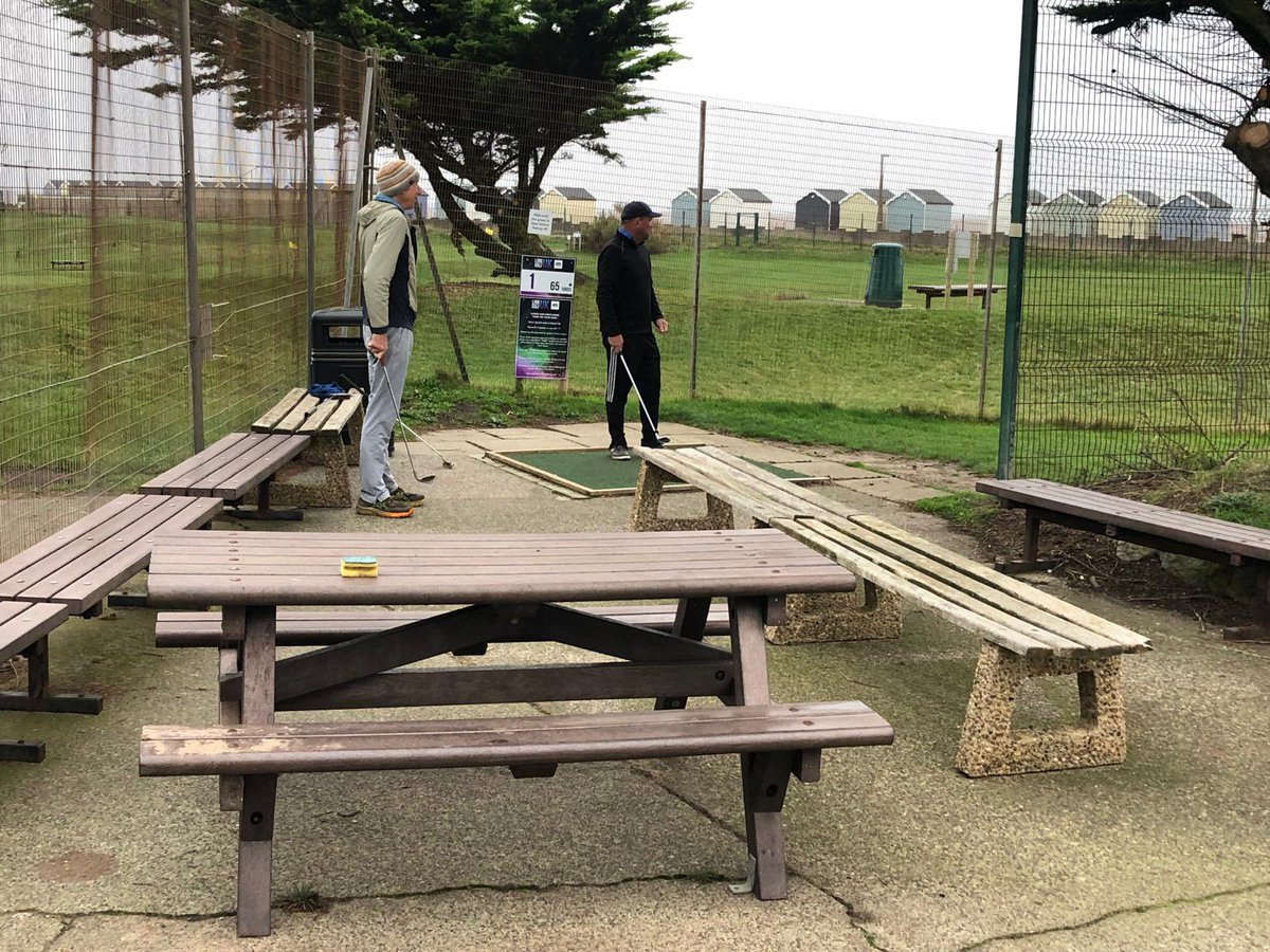 What Sunday mornings are made of! ⛳️🏌️‍♂️

#littlelinksgolf #pitchandputt #stannes #crazygolf