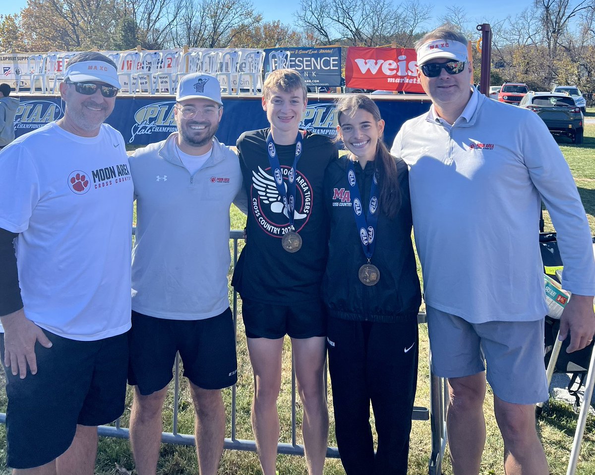 moontigersxc's tweet photo. Another fun November weekend in Hershey concludes, as memorable as ever. Aly, Elise, Ty &amp; Brady were amazing the whole trip—joyful, respectful, mature—not to mention the PRs &amp; hardware! Elise top 50, Ty (16) &amp; Aly (6) finish All-State! MAXC Nation is so proud of you! Congrats! 🎉 https://t.co/IAFfuAg8p1
