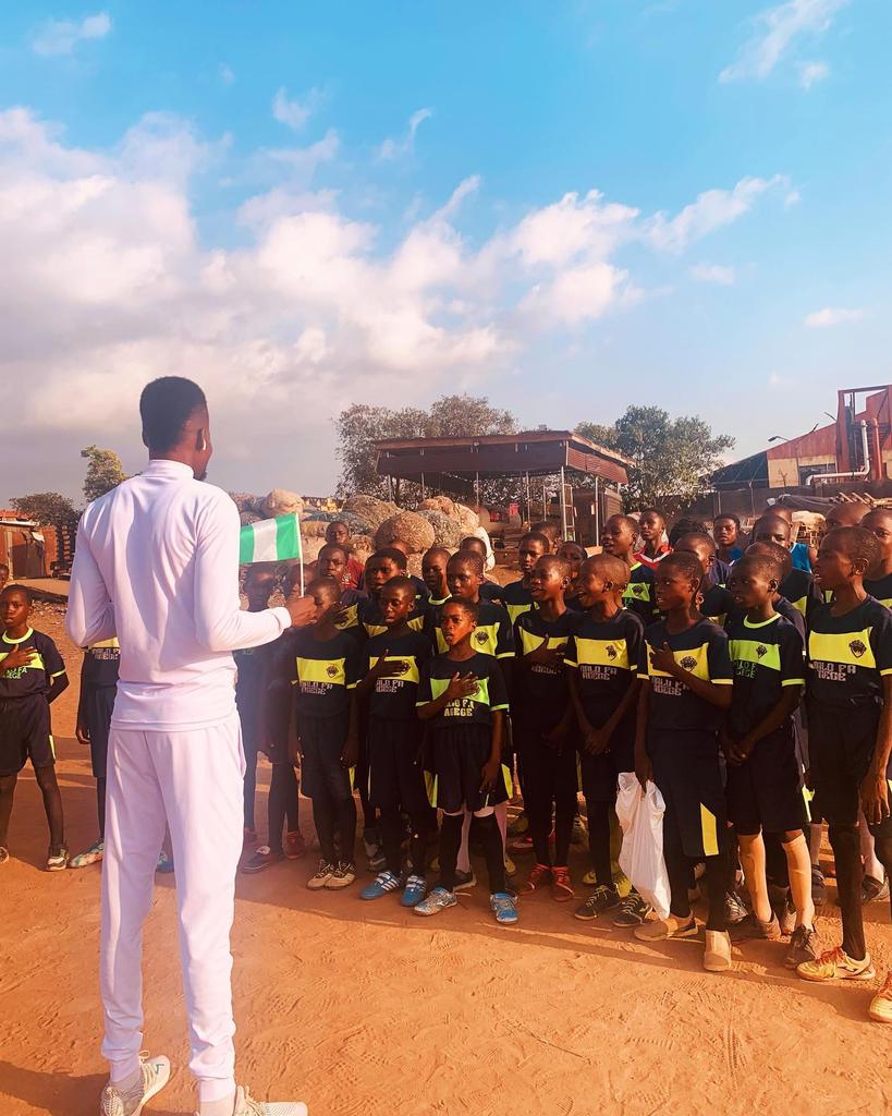 angelthesalt's tweet photo. Visit 🔟 to MALO FA, AGEGE done!
We played
We prayed
And read because we are to lead!
#WakapassTour #ProjectWakapass #WakapassChampionsCup #Football
#FootballAndEducation #SDGoals #charity #grassrootsfootballoutreach #Vision2032 #fifa #fifafoundation #AngelSaltFoundation https://t.co/2hicYIIy8B