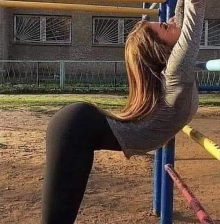 PH_OCT7's tweet photo. شو اسم هاي الحركة 🥵 https://t.co/5NiuOHcfnM