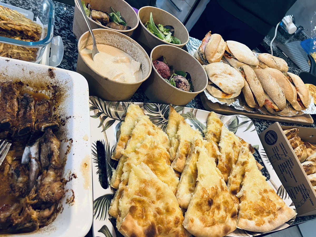 anirinnie's tweet photo. This is what it looks like when friends from 10 different countries gather. 👀

#Caturday https://t.co/QHmruGvMFu