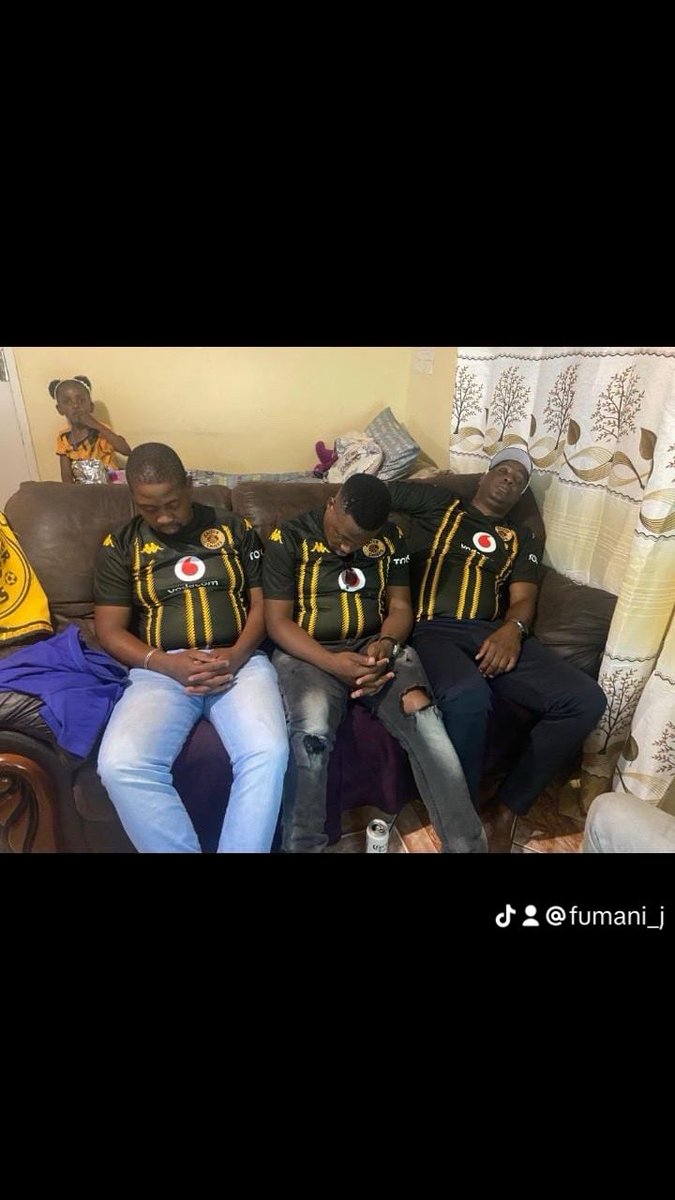 fumanimadobi's tweet photo. Chiefs players before the match #carlingknockout https://t.co/2JTC5yHvEw