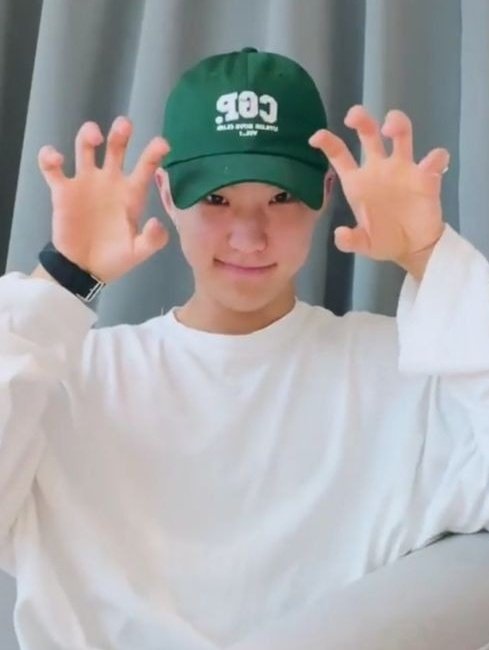 soongyu's tweet photo. horanghae https://t.co/7ZiTA8zM3X