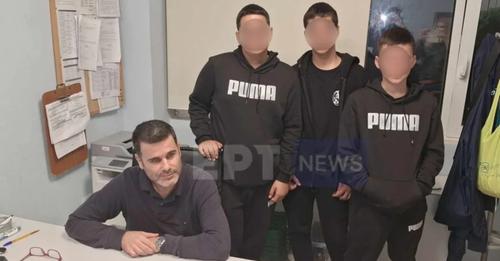 PoliceVoice's tweet photo. Τα τρία αδέρφια ηλικίας 12, 14 και 16 ετών   βρήκαν πορτοφόλι με 730 ευρώ και το παρέδωσαν στην αστυνομία.....    https://t.co/vcDWLgETmz https://t.co/bCDHwsZ9Vn