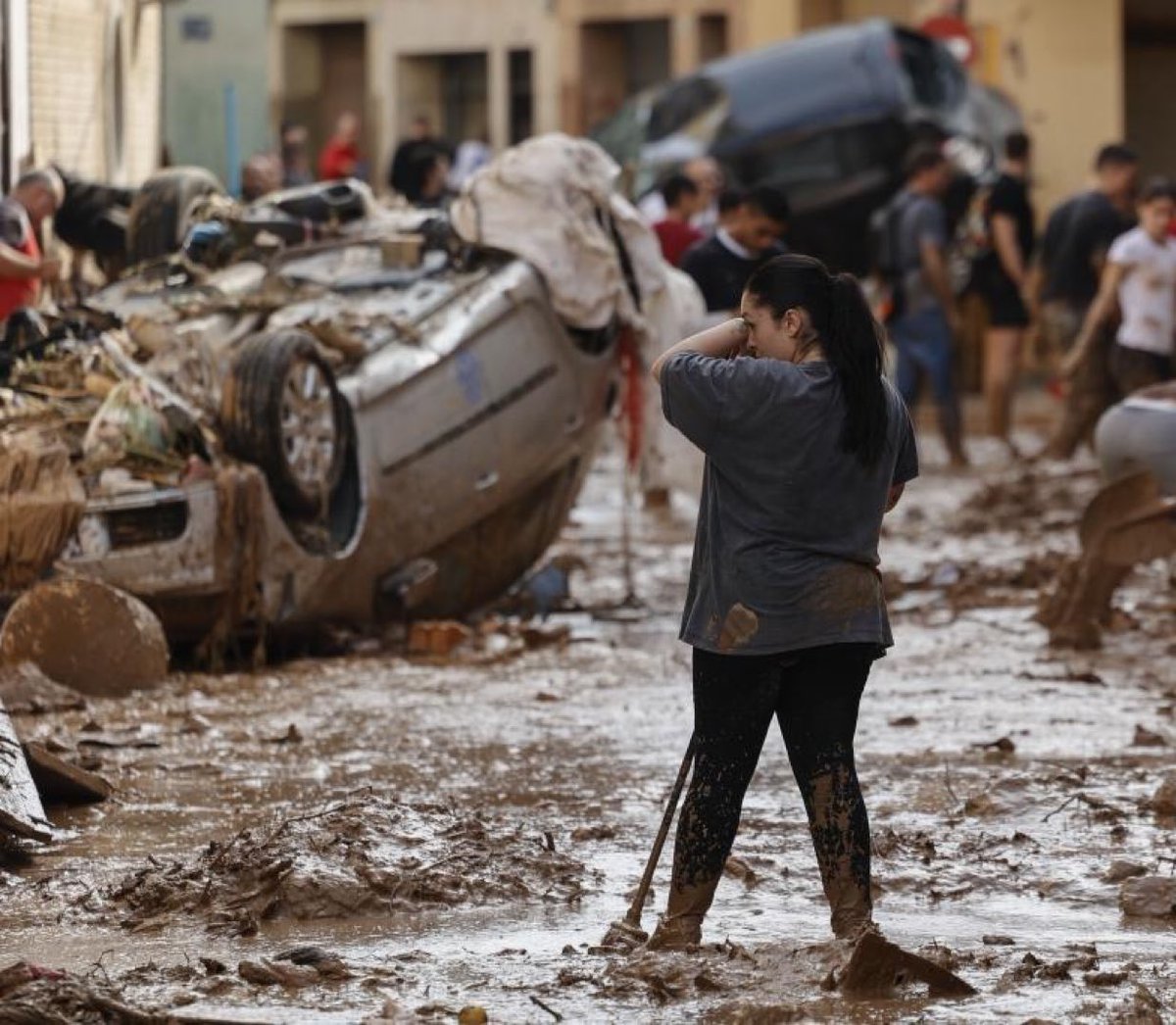 capTercio's tweet image. &quot;Los diputados no estamos para achicar agua&quot;,
Aina Vidal, Sumar.
&quot;Si necesitan más ayuda que la pidan&quot; el psicópata Pedro Sánchez, presidente del gobierno.
&quot;El ejército no está para todo. Hay cosas que le corresponden a la Adm. Valenciana&quot;.
Margarita Robles, ministra de Defensa.