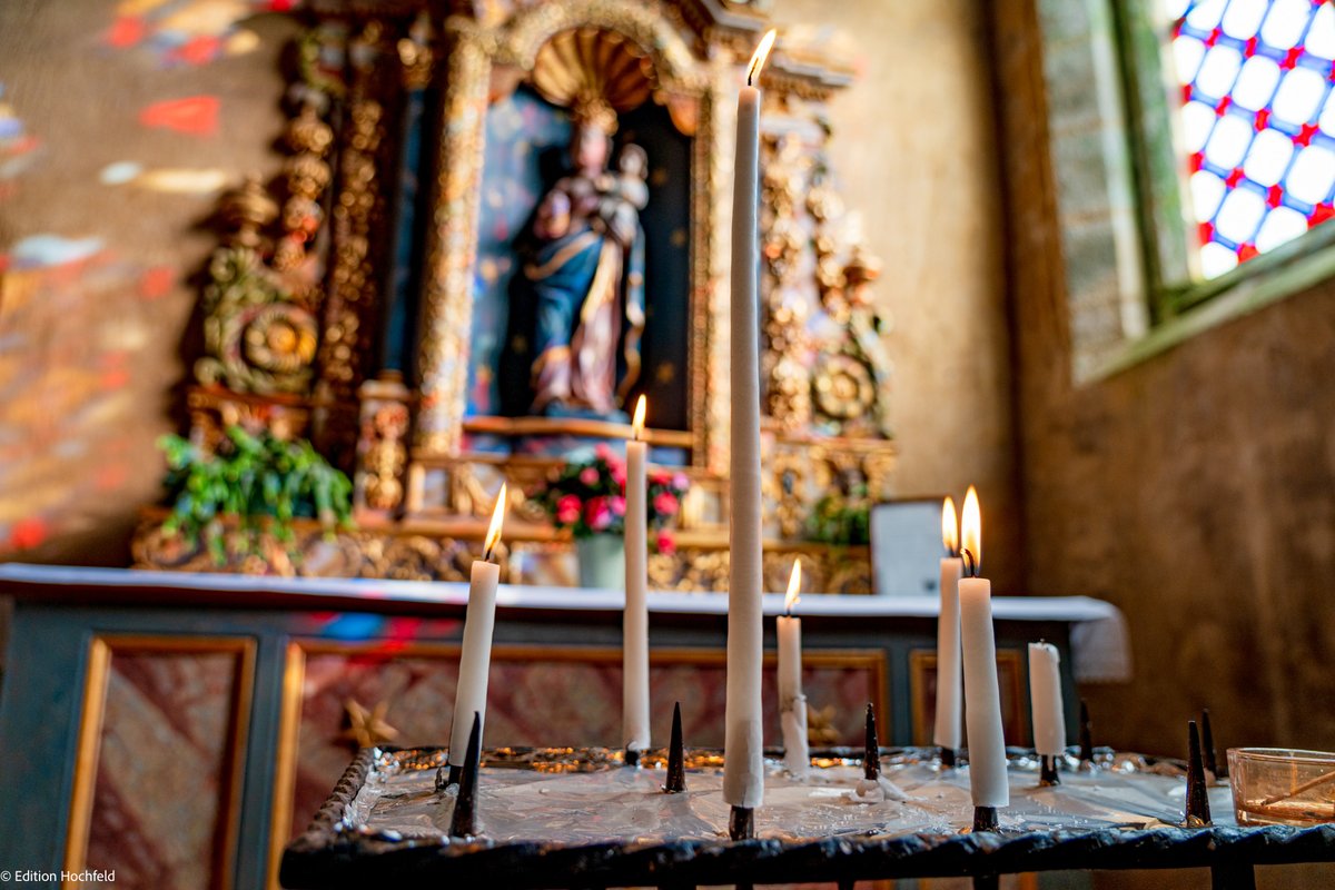 VHochfeld's tweet photo. einen erholsamen und gesegnete Sonntag, hier aus der Dorfkirche von #Argol
#bretagne #finistere #enclosparoissial https://t.co/fjsCn006BS