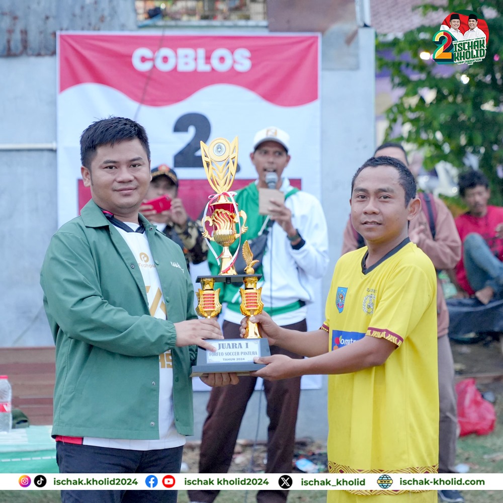 Mas Kaji Ischak menyerahkan hadiah di final turnamen sepakbola antar desa. Mari majukan semangat olahraga di Tegal! 🏆

Bersama Ischak &amp; kholid Tegal luwih apik

#BupatiTegal #PilkadaTegal #IschakKholid #Nomor2