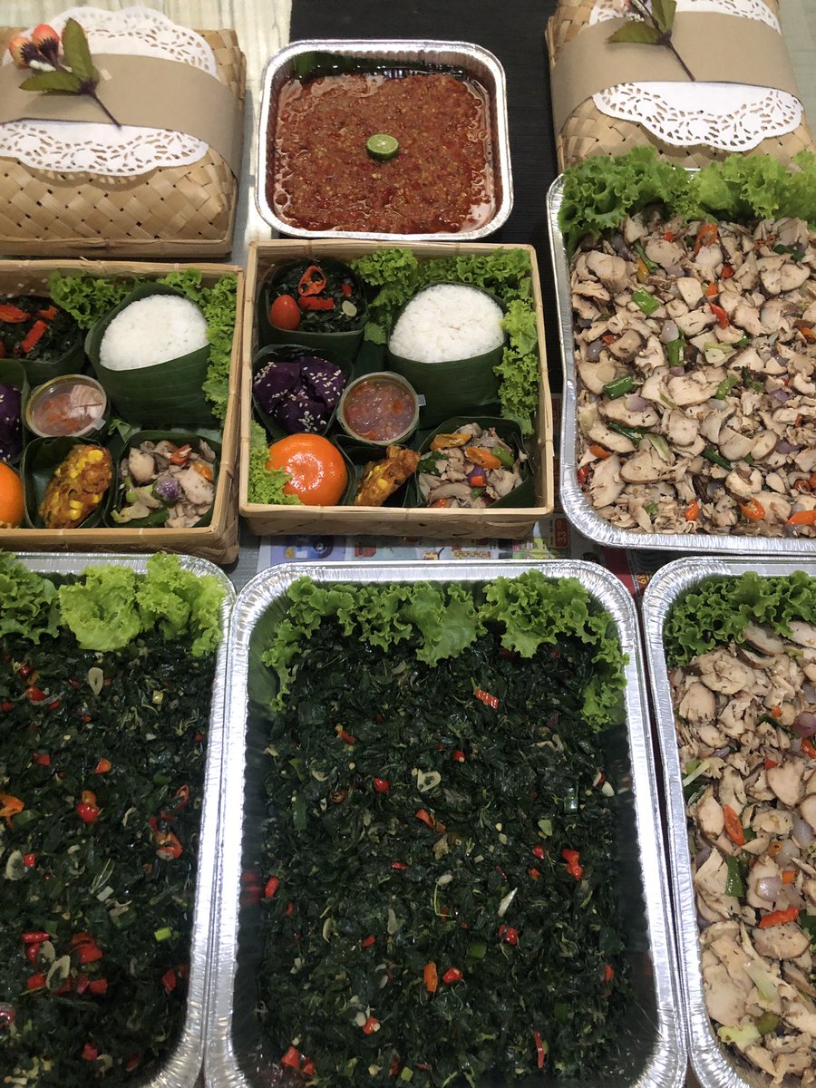 ulang ah, potonya lupa ditampilkan. pesanan ayam asap knalpot dan tumis daun songking bapak tandi dan ibu vida dari RT 001/014