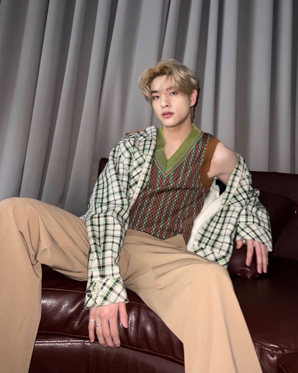 istroberhee's tweet photo. ❀༉ JAKE'S BIRTHDAY GIVEAWAYS ♡

🎀 1 Winner of Step: 1 Memories Sealed
🎀 2 Winners of Jake Random Photocards
🎀 2 Winners of other member photocards

 🍒Mechanics:
🎀 mbf, like and rt
🎀 drop Jake selca with your birthday message + #ENHYPEN_JAKE
🎀 ends: 11/30

++ https://t.co/muREGYVeos