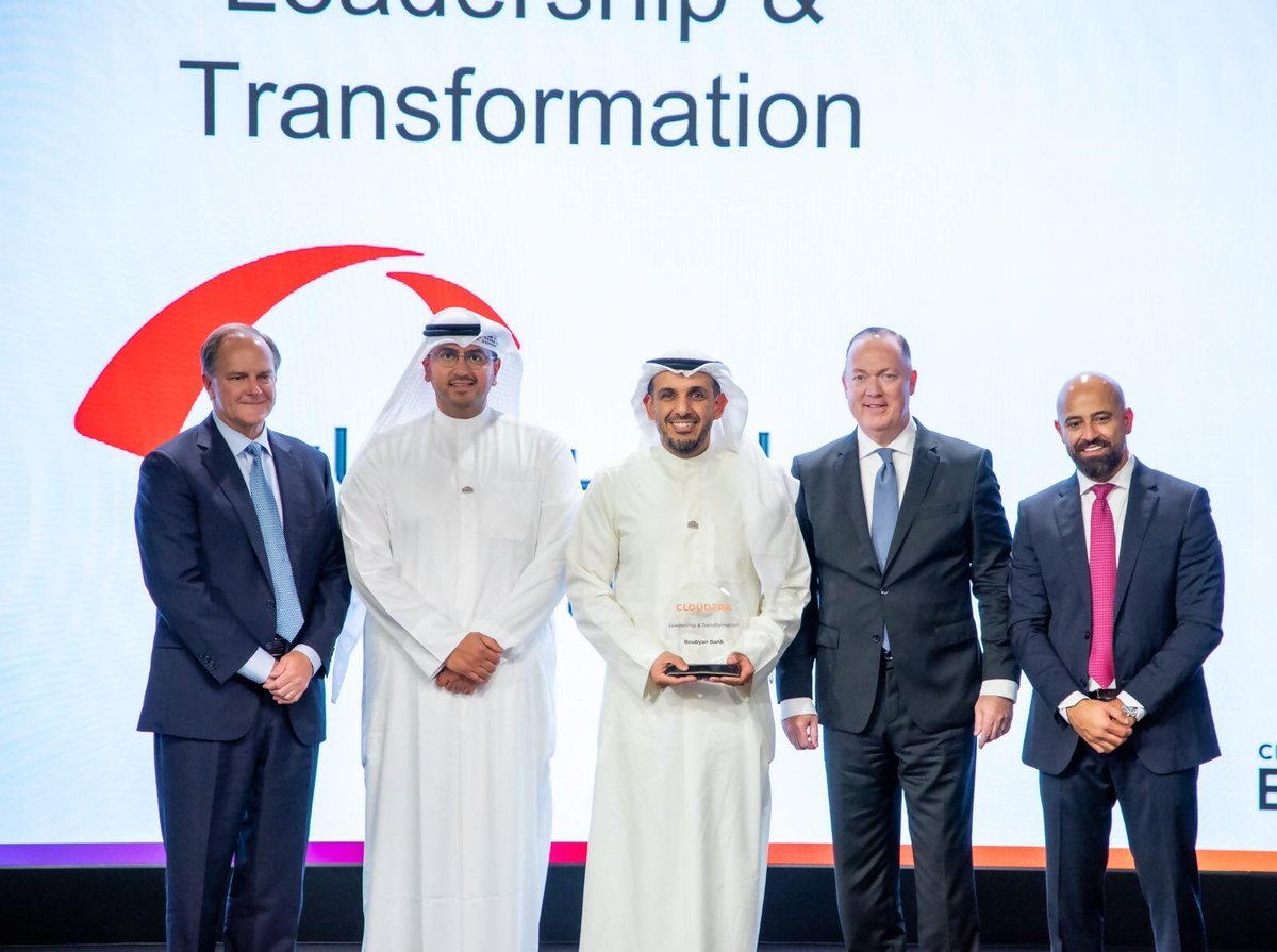 AlraiMediaGroup's tweet photo. «بوبيان» ينال جائزة الأفضل بالقيادة والتحول في برامج البيانات من «Cloudera»

• النصف: «بوبيان» البنك الأول والوحيد محلياً في إطلاق مصنع البيانات ومنصات التحليل
• الميان: اتخاذ خطوات مؤكدة في تنفيذ مبادرات هندسة البيانات وفقاً لممارسات وإجراءات عالمية
@Bankboubyan
https://t.co/pcMWDrcjKz