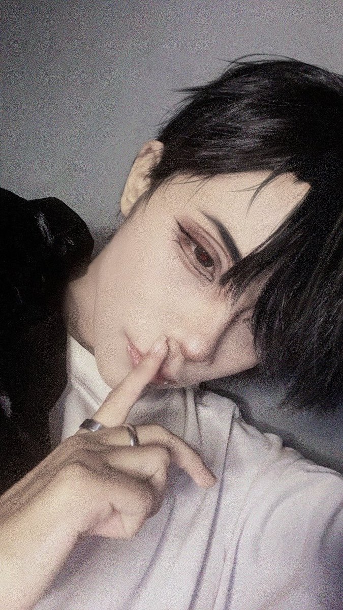 Arlecchinio's tweet photo. Oomf said i got the insane gay facecard, the right one is Cirrus from Lost in the cloud our other Yaoi king https://t.co/XKbi6tHn5P
