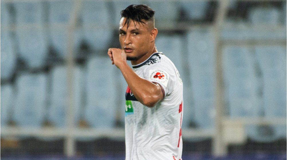 FieldVisionIND's tweet image. Alaeddine Ajaraie becomes the first ever player in ISL history to score in seven consecutive matches at the start of the season! 

Explosive consistency.

#NEUFC #IndianFootball