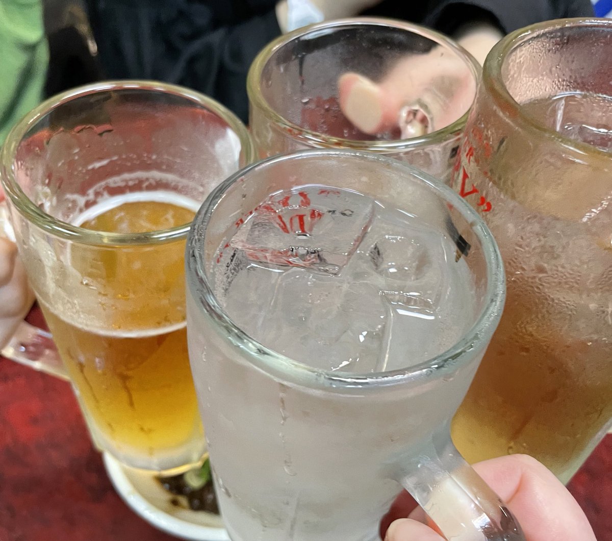 学生時代の友達が名古屋に来たので久しぶりにみんなで集まった
昼から飲んだくれ
やってることは今も昔も変わらないw