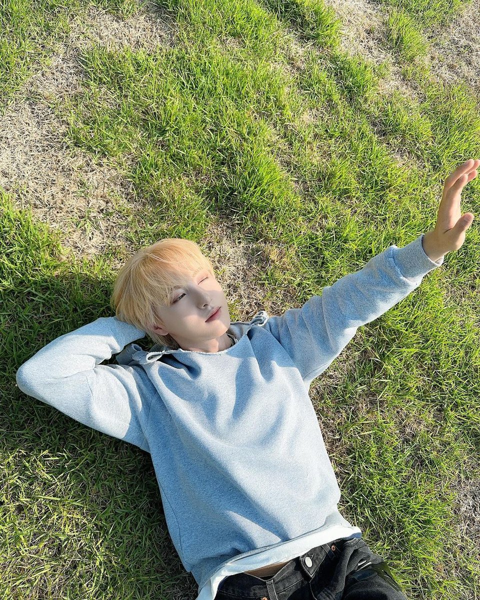 NCTDREAMVIBE's tweet image. 런쥔 인스타 업로드 #RENJUN 

🌱☀️