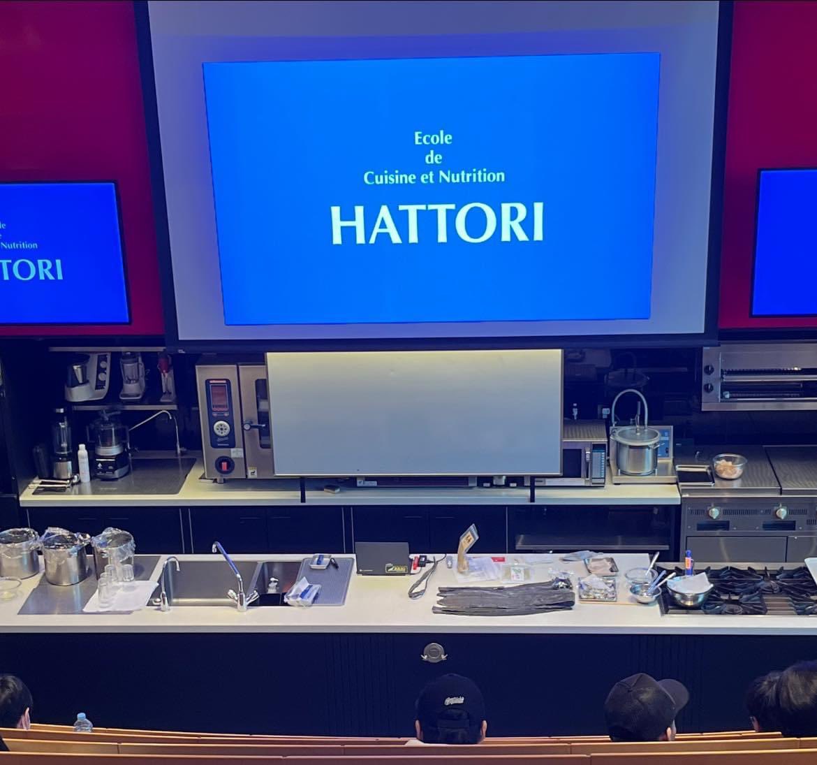 ouchidegohan365's tweet photo. 先月、服部栄養専門学校様にて
昆布講座の講義のお手伝いへ。

築地の吹田商店さんが講義をされました。
貴重な天然昆布を含むラインナップ。

未来の料理の担い手の皆さまとご一緒できた事に感謝します。 https://t.co/JREPmaDdww