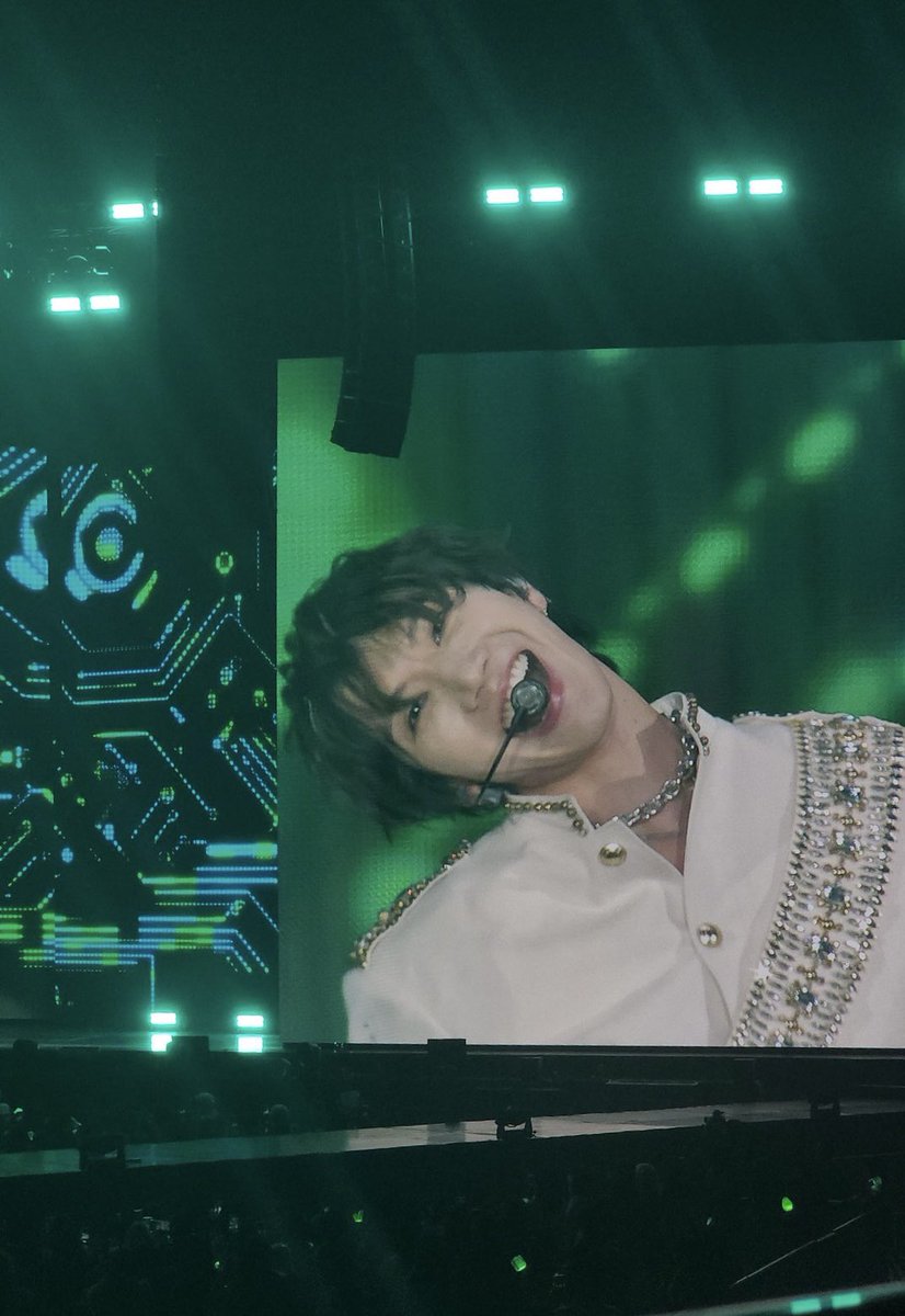 แล้วตอนจบเรคกุล่าฮีทำท่าเตนล์เด้งจริงด้วยนะ พอเตนล์เด้งจบแล้วต่อด้วยท่าเขิน เอียงคอ อ้าปาก ตาแป๋วของเค้าอะๆๆ น่ารักชหเลยๆๆๆๆ😭😭😭 เตนล์เด้งจะครองโลกละ เชื่อนี่เหอะๆๆ 
#TEN_ONTHEWay_BANGKOK_DAY2
