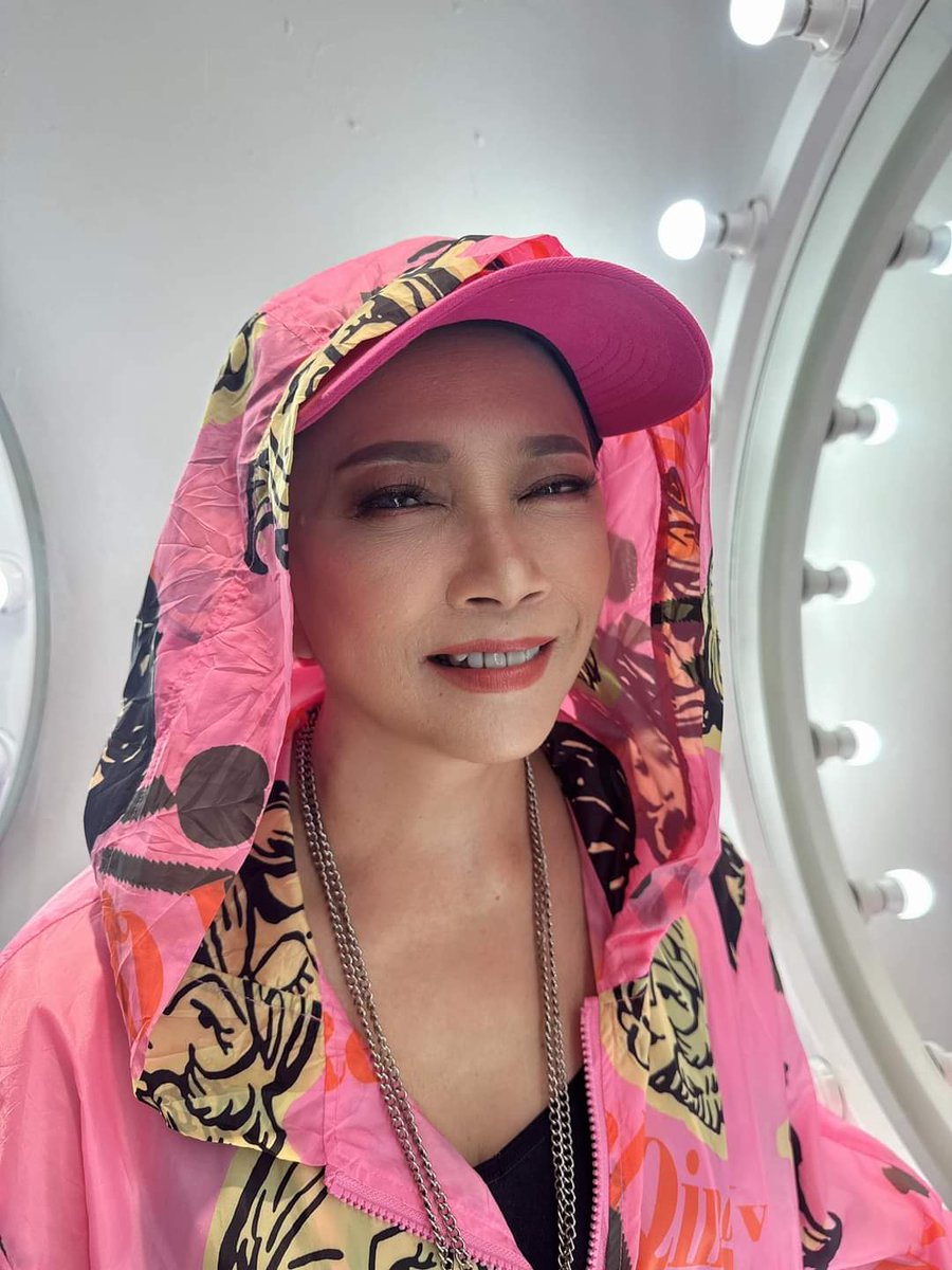 59ex3xgHAC8dzbf's tweet photo. พี่เสาสวยเท่ กิ๊บเก๋ ยูเรก้า อลังกู๊ด💖❤️🫶
พร้อมร้องเพลงแบบสับๆแน้ววว 👠💄🌶
#แอมเสาวลักษณ์ #ampdidi 
#ampsaowaluck 
#แฉแฟร์2024 #แฉแฟร์แต่ละมื้อแต่ละมู #ATIME https://t.co/OKCrxEzZvT