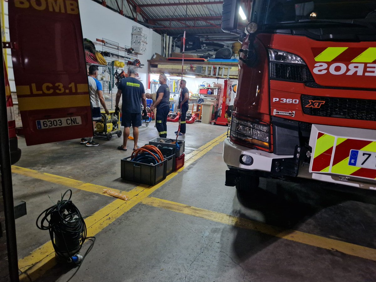 📢 San Bartolomé de Tirajana se suma a Valencia en la emergencia 🚒💧

El Ayto envía 3 bomberos y material, para colaborar en lo necesario.

El Alcalde-Presidente reafirma el compromiso de ayuda y solidaridad. 💪🌍

#Solidaridad  #SanBartoloméDeTirajana
#maspalomas➕️Valencia
