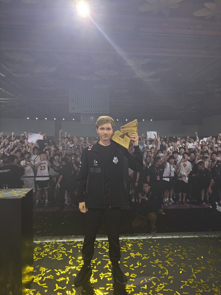 FLCm0NESY's tweet image. WE DID IT, WE FCKING DID IT. BLAST WORLD FINAL CHAMPIONS 🔥🔥🔥