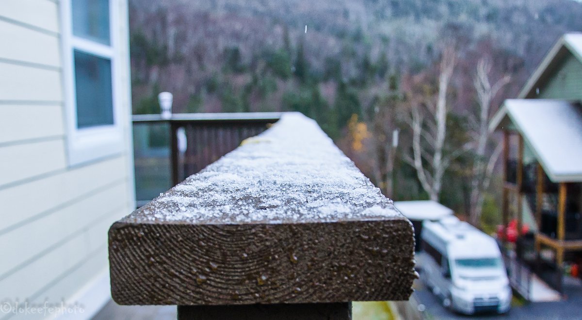DonnieOK's tweet photo. Little dusting of #snow overnight and falling at times in higher terrain. #steadybrook 0 degrees and colder at elevation. #plows are out salting where needed - TY. Drive safe if on the highways today #nltraffic #nlwx #cornerbrook @TI_GovNL https://t.co/8KxC0rIlyD