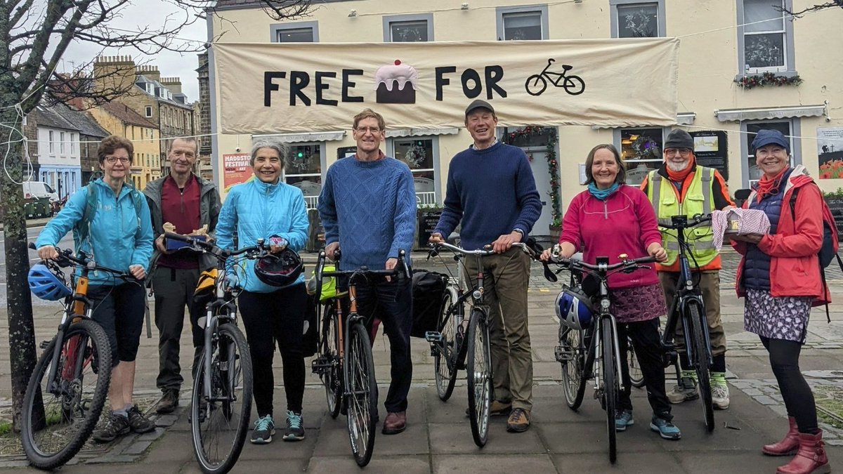 @edfoc @LadyCatHT <a href="/CyclingEdin/">Cycling Edinburgh</a> <a href="/edi_dot_bike/">edi.bike | weekly news digest</a> <a href="/thecockburn/">Cockburn Association (The Edinburgh Civic Trust)</a> <a href="/EdinReporter/">Edinburgh Reporter</a> <a href="/EdCriticalMass/">Critical Mass Edinburgh</a> @SW20Ed @SpokesPorty <a href="/AlastairDalton/">Alastair Dalton</a> <a href="/laura_laker/">Laura Laker</a> <a href="/SusanSwarbrick/">Susan Swarbrick</a> <a href="/LothianLoop/">Lothian Loop - East Lothian - Scotland</a> <a href="/haddington_prim/">Haddington Primary School</a> <a href="/belhavenbikes/">belhaven bikes</a> <a href="/ShonaMcIn_SGP/">Shona McIntosh</a> <a href="/mcmillwynd/">John McMillan</a> <a href="/Shaminakhtar/">Cllr Shamin Akhtar</a> <a href="/D_G_Alexander/">Douglas Alexander</a> <a href="/PaulMcLennan7/">Paul McLennan - MSP for East Lothian</a> <a href="/rupe_nash/">Rupe Nash</a> #Haddington

Some of the happy band who turned up for free #Dutch #AppleCake and a chat on Saturday

If you missed out - come along first Saturday of each month