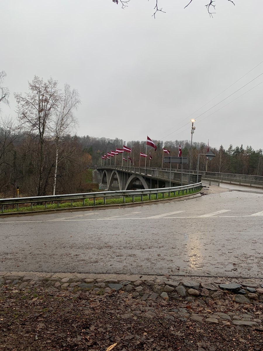 Karogs atplīsis. <a href="/sigulda_aizrauj/">Siguldas novada pašvaldība</a>