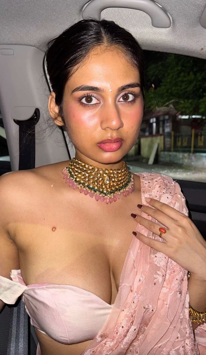 RaashiSena's tweet photo. Srushti Bannatti : that drop 👀😩 https://t.co/Tf6xLmzetZ
