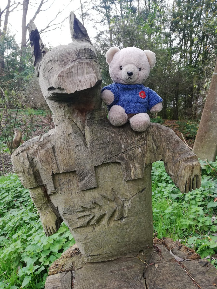 boeleke_op_reis's tweet image. We walk on the embankments along the Scheldt. Along green flood plains. The sun tries to come through but doesn&apos;t quite succeed. #walkingisfun #grembergen