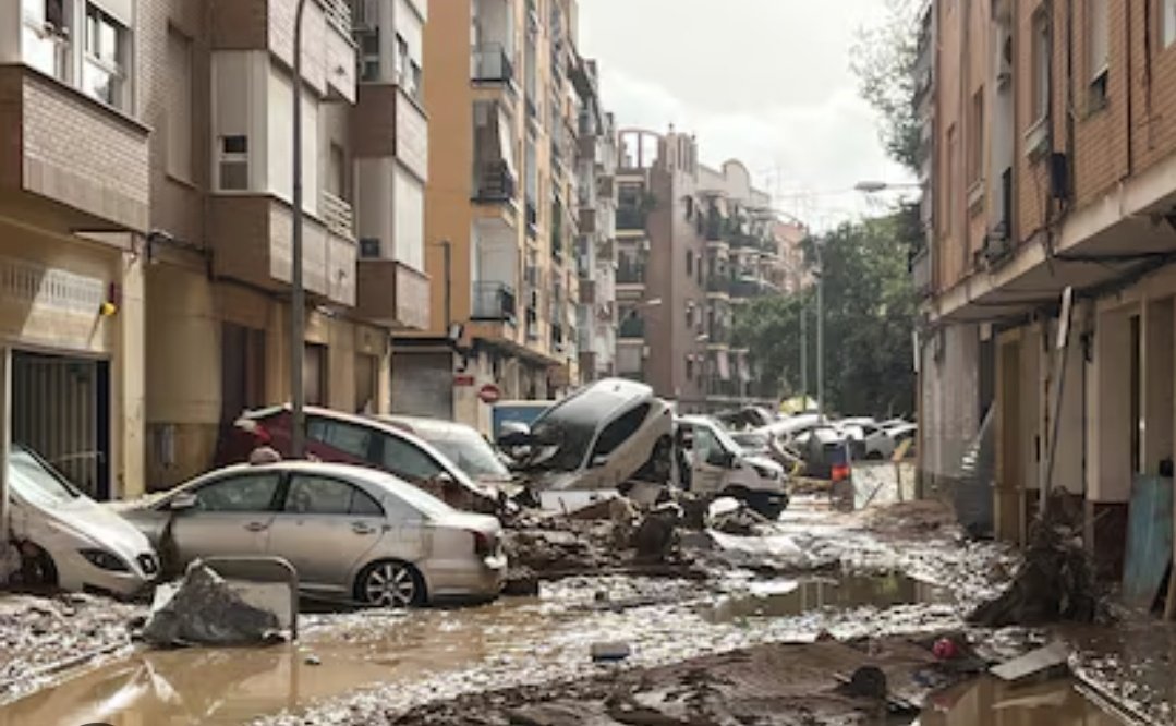 ⚠️No sé cómo no he caído antes 🤦🏻‍♀️⚠️

Pero si queréis ayudar y no podéis llegar allí o a un punto de recogida, os dejo aquí una lista de Amazon con cosas súper urgentes para Valencia!
Podéis ayudar desde 3€, todo cuenta!
amazon.es/hz/wishlist/ls…