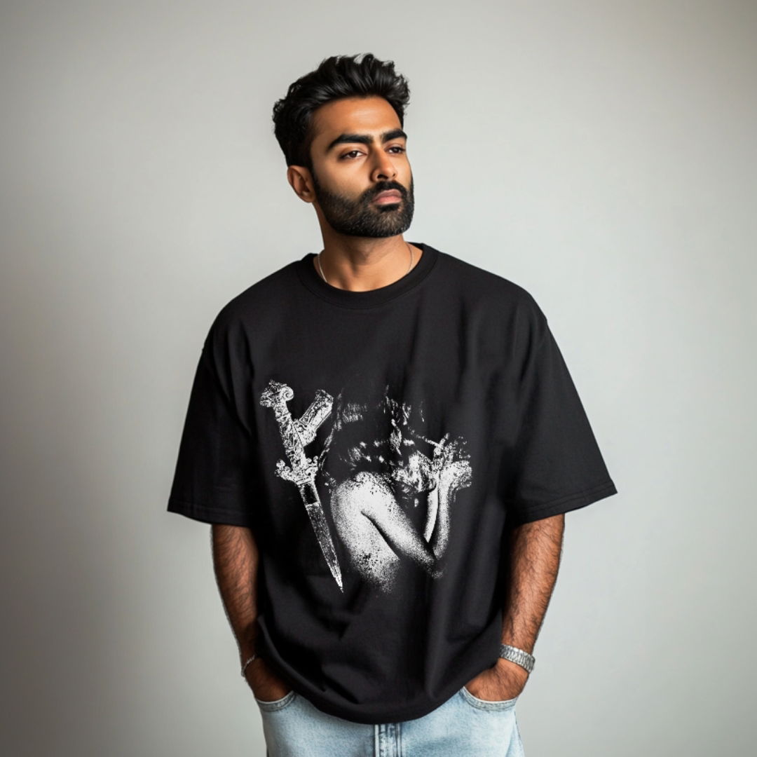 HymnsWear's tweet photo. 🚨 New Drop Alert! 🚨

Unleash your fierce side with the Smolder Blade Edition / BOXY T-SHIRT from our Notorious Collection!

#HymnsWear #SmolderBlade #StreetStyle #NotoriousCollection

 https://t.co/E1cOifCBhh https://t.co/3aSAk9sB3Q