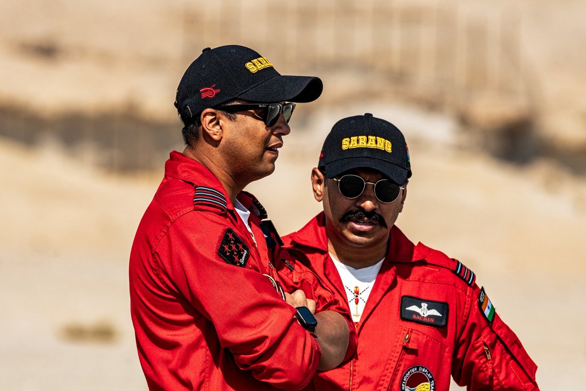 sarang_iaf's tweet image. Touchdown in Bahrain! 🇧🇭🚁We’ve offloaded the helicopters and are gearing up for an epic event. Get ready to witness an unforgettable air show!
#sarang #indianairforce #india #indiainbahrain #airforce #bahrain #manama #bahraininternationalairshow