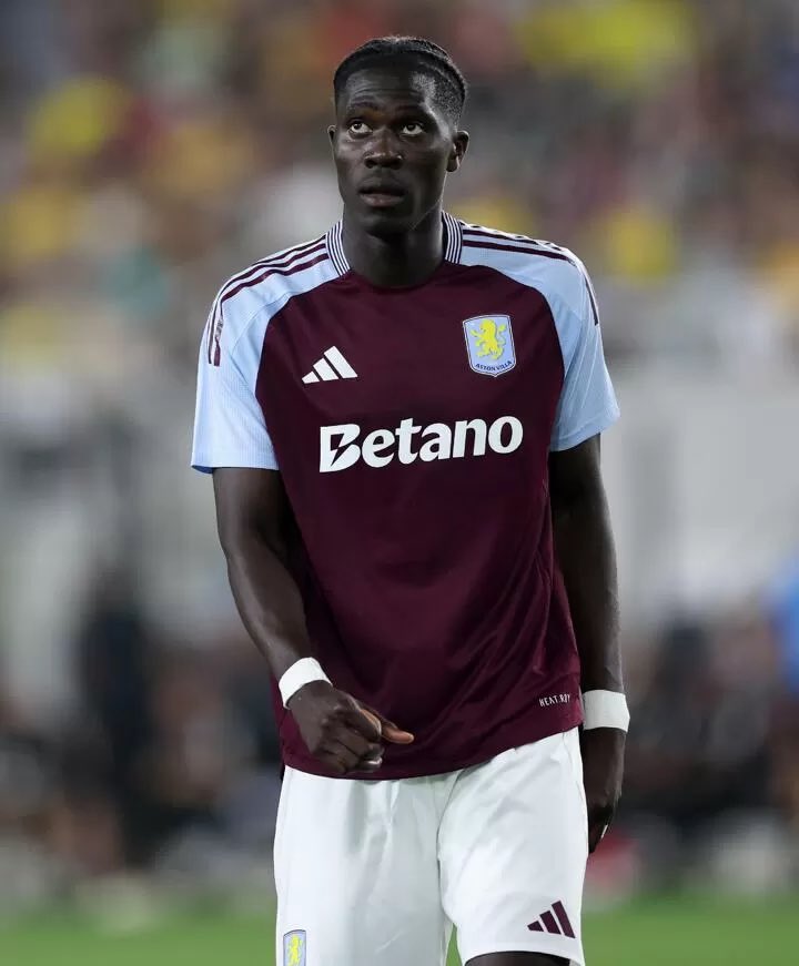 Scipionista's tweet photo. Déjà sous le charme à Lille, Everton et la Belgique, Amadou Onana est tellement dominant et impactant dans sa zone.

Récital cet aprem face à Tottenham. Même à 60 millions d’euros c’est une aubaine pour un club ambitieux comme l’Aston Villa d’Unai Emery. https://t.co/EWVFvMAp1X