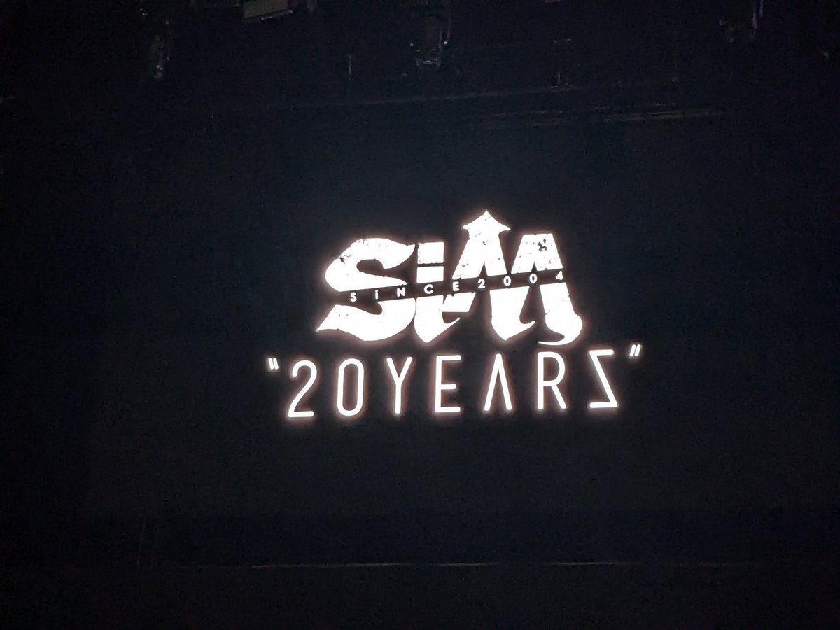 rum_417's tweet photo. SiM"20YEARS"最強で最高の2日間めちゃくちゃ楽しかった✨✨
ViPのミーグリでは直筆サイン、メンバーと写真も撮れて本当夢のような時間だった🥹

#SiM20th https://t.co/m780jMqbU9