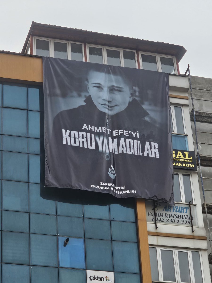 Zafer Partisi Gençlik Kolları’mızın hazırladığı 

“Ahmet Efe’yi koru(ya)madılar”
pankartımızı 
Zafer Partisi Erzurum İl Başkanlığımızdan sarkıttık.

#AhmetEfeTaşken’i UNUTMAYACAĞIZ!

<a href="/umitozdag/">Ümit Özdağ</a> 
<a href="/zpgenclikresmi/">Zafer Partisi Gençlik Kolları</a> <a href="/ZaferPartisi25/">Zafer Partisi Erzurum İl Başkanlığı</a>