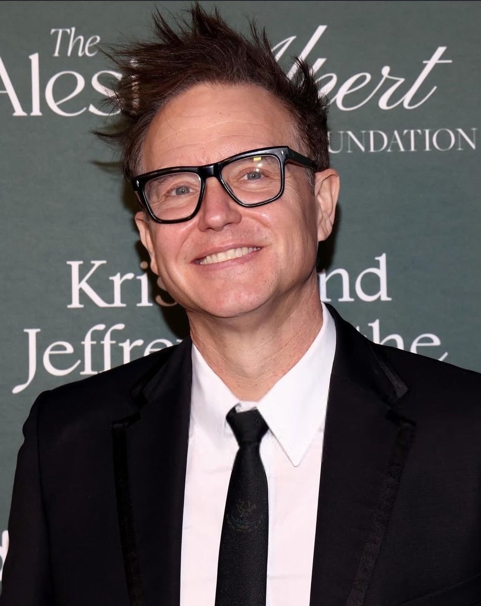 smileyhoppus's tweet photo. WRONG https://t.co/TK0rJsSJPq