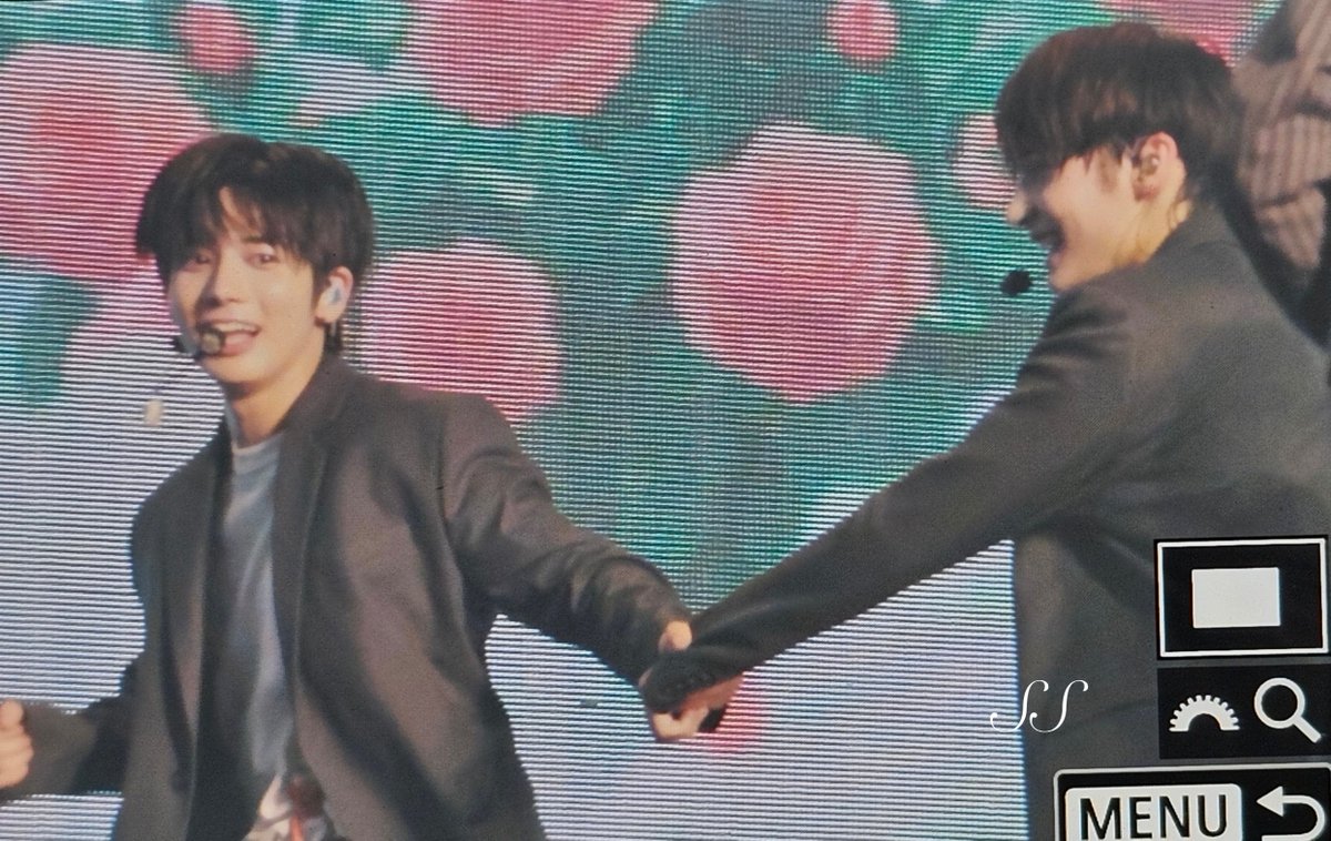 rrittta77_ss's tweet image. 241103 TXT 앙콘 콘서트
🥺
#TXT #휴닝카이 #HUENINGKAI
#강태현 #태현 #TAEHYUN #휴강즈
#TOMORROW_X_TOGETHER
#투모로우바이투게더