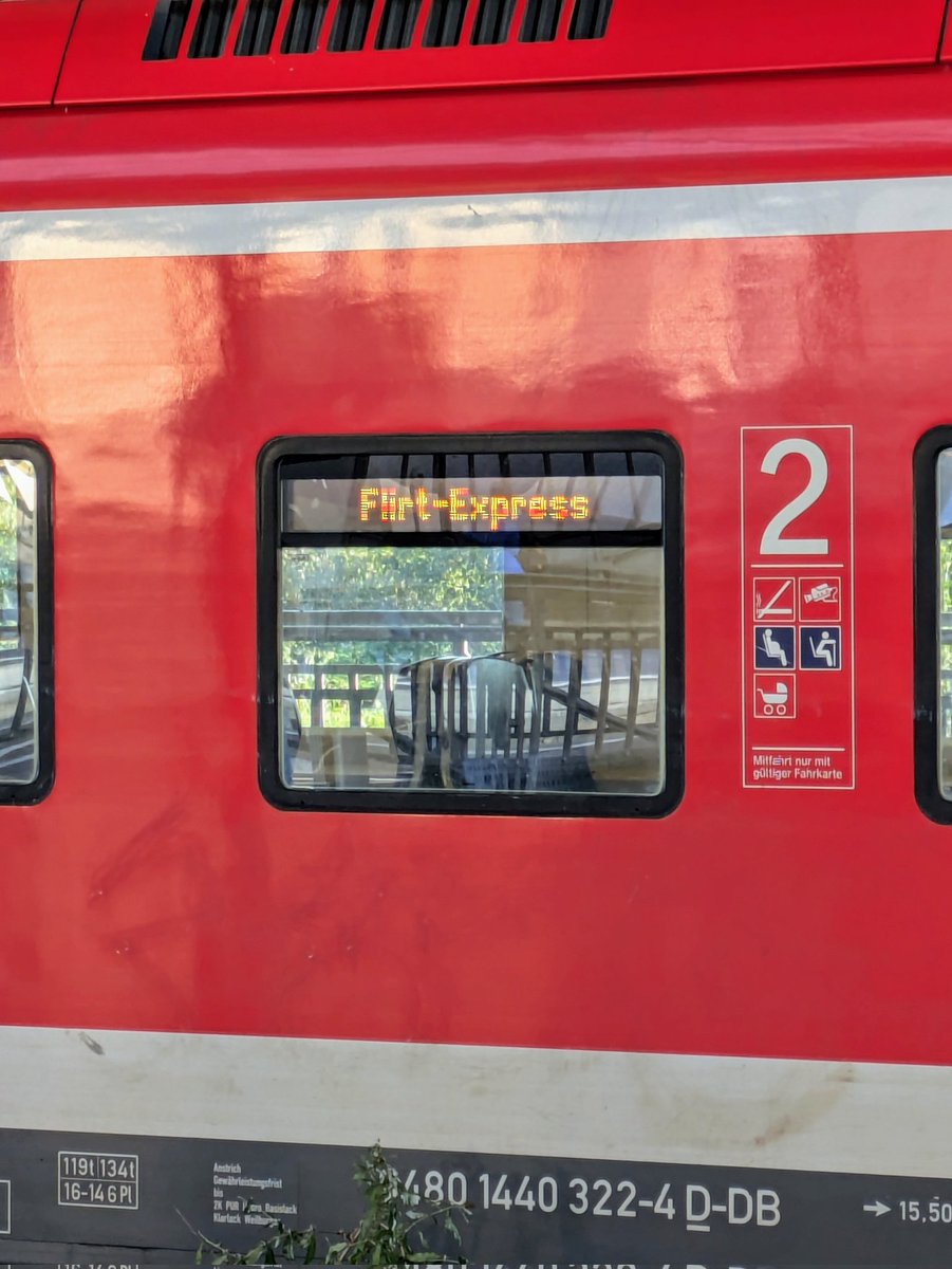 Die DB beim verzweifelten Versuch die Herzen ihrer Kunden zurückzugewinnen