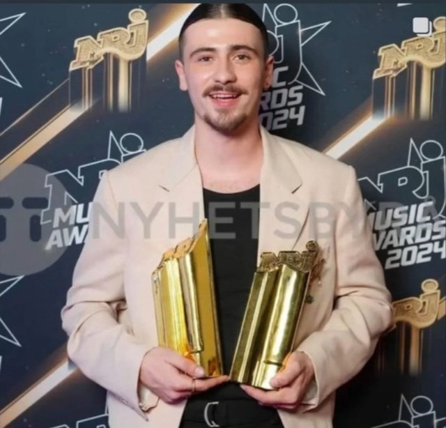 PGM_Actu's tweet photo. On oublie pas de voter pour les autres concours pour Pierre Garnier 💫
✨ MTVEMA
🔗https://t.co/EGtSjzdQEW
✨ALBUMRTL
🔗https://t.co/knvxpfFaBt 
✨SUNHITDOR
🔗https://t.co/92T9GhVSIU
#PierreGarnier @mtvema
@Sunhitsmusic @RTLFrance
 #MTVEMA #Sunhitdor2024 #RTLalbum #Staracademy https://t.co/sXnf3655sv